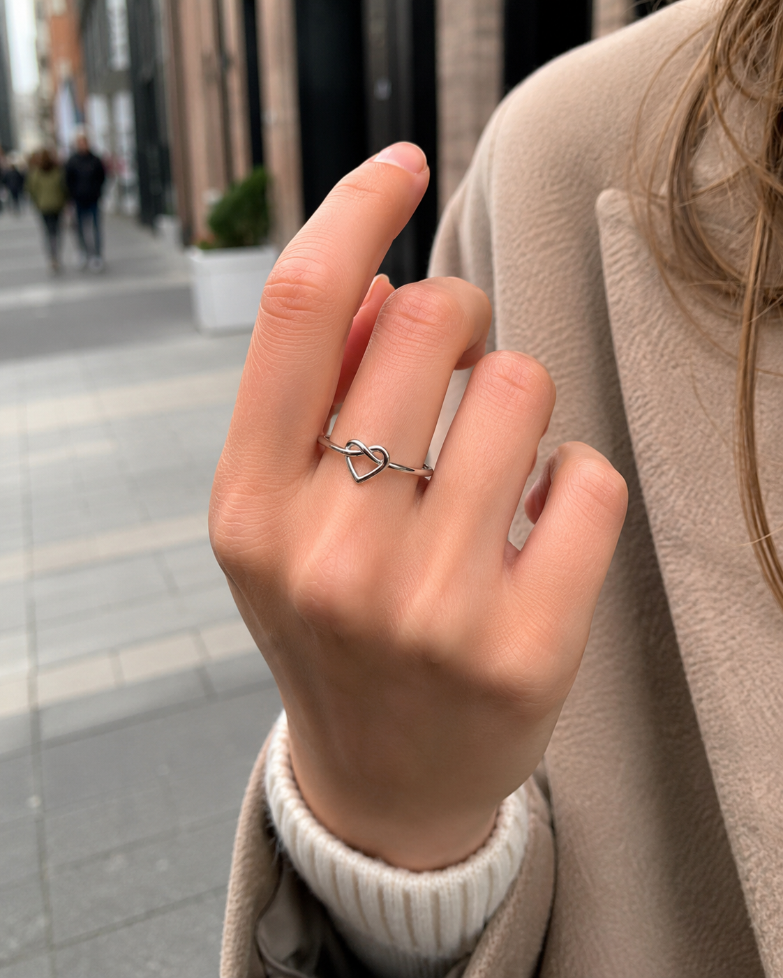 Herplace — Amora Hart Ring