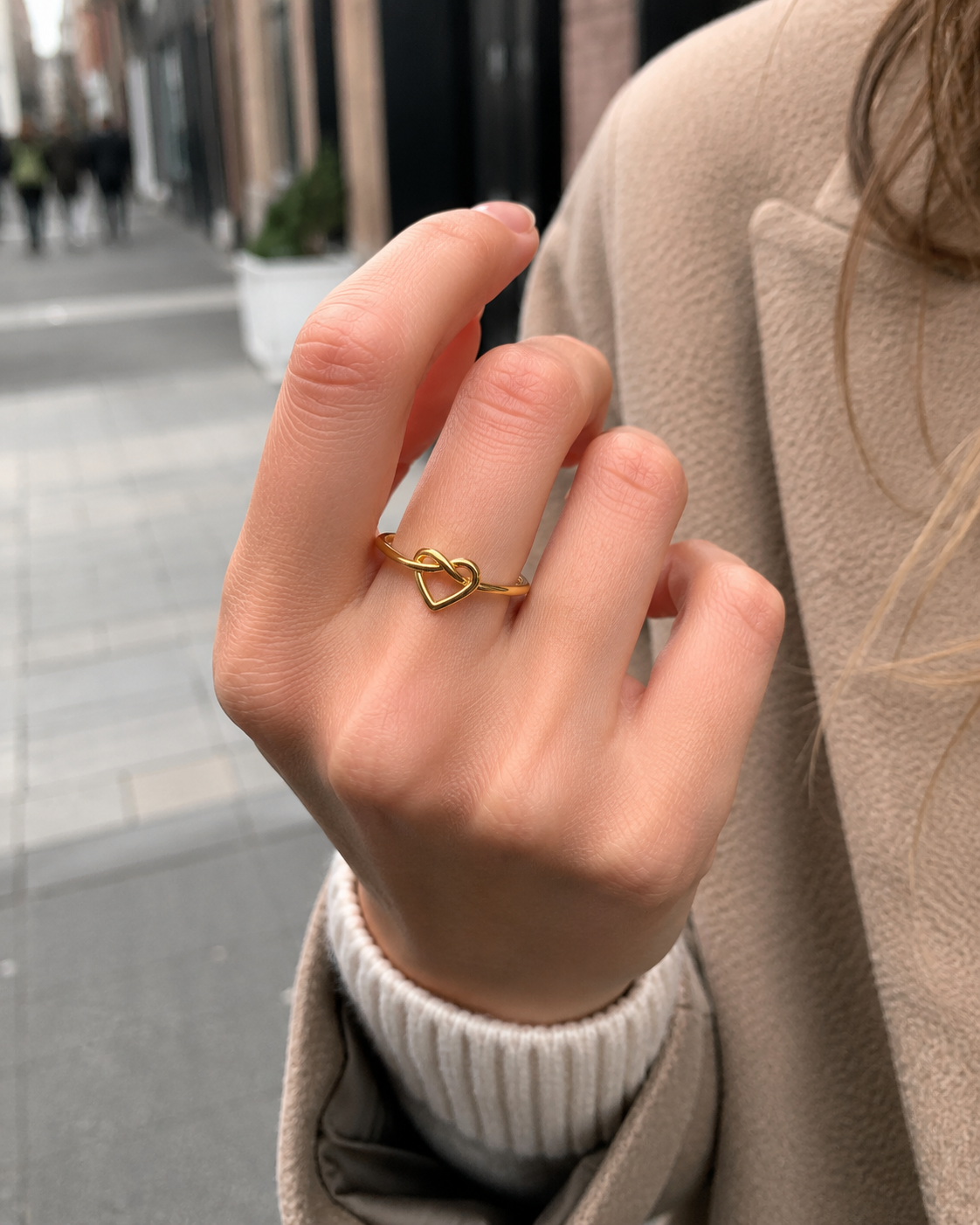 Herplace — Amora Hart Ring